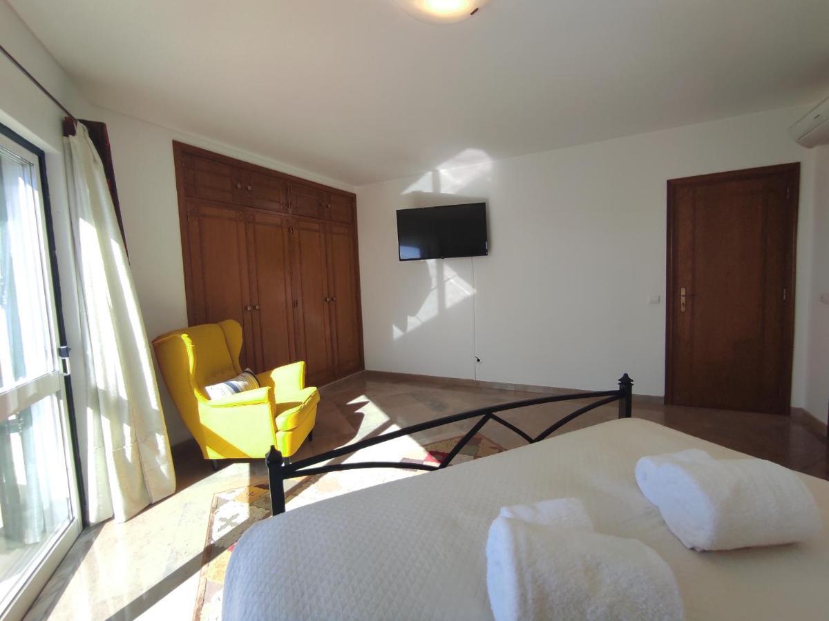 Villa Magna Near The Strip With Bbq, Ac, Balcony, Parking, 4 Tvs And Free Wifi