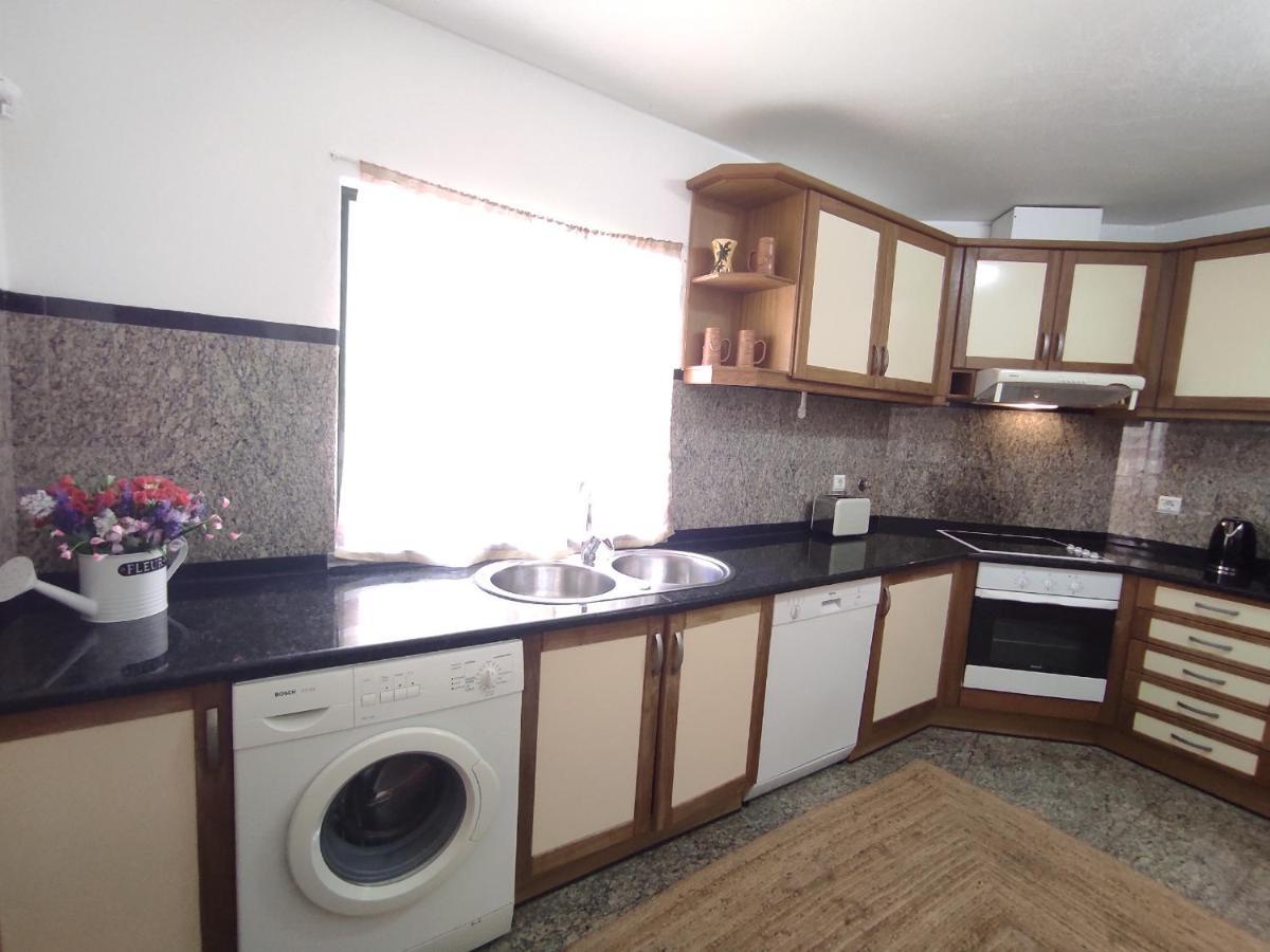 Magna Near The Strip With Bbq, Ac, Balcony, Parking, 4 Tvs And Free Wifi Villa Albufeira