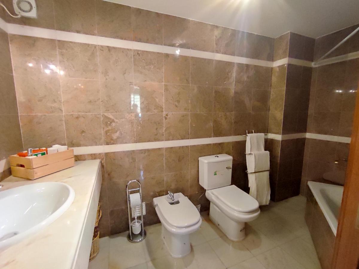 Magna Near The Strip With Bbq, Ac, Balcony, Parking, 4 Tvs And Free Wifi * Albufeira