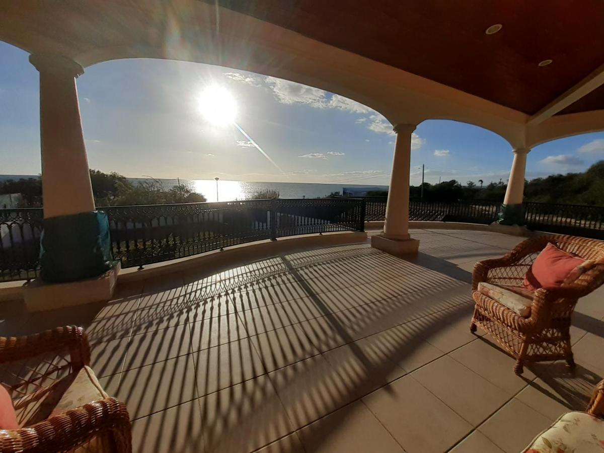 Gale 3 Storey Villa Really On The Beach Albufeira
