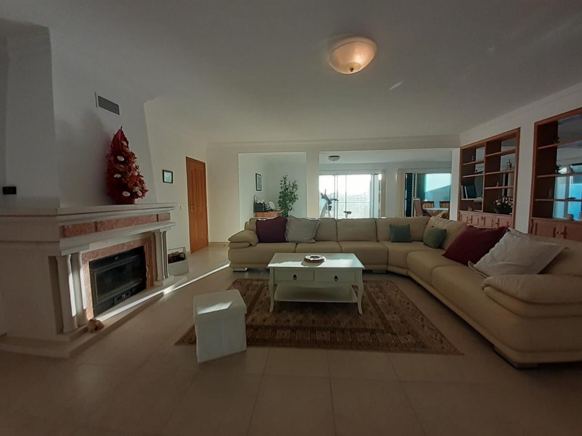 Gale 3 Storey Villa Really On The Beach *