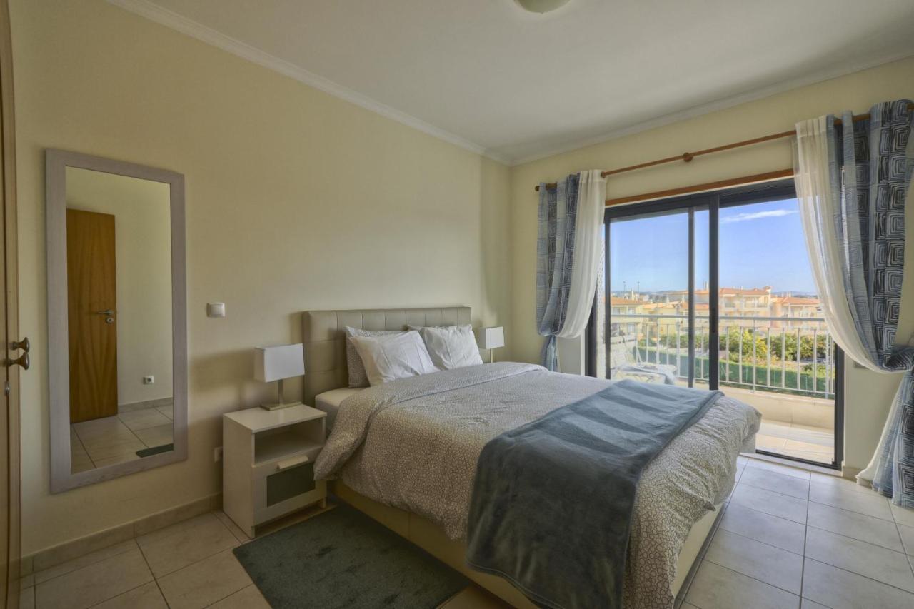 Vista Das Ondas Olhos De Agua Ii Apartment