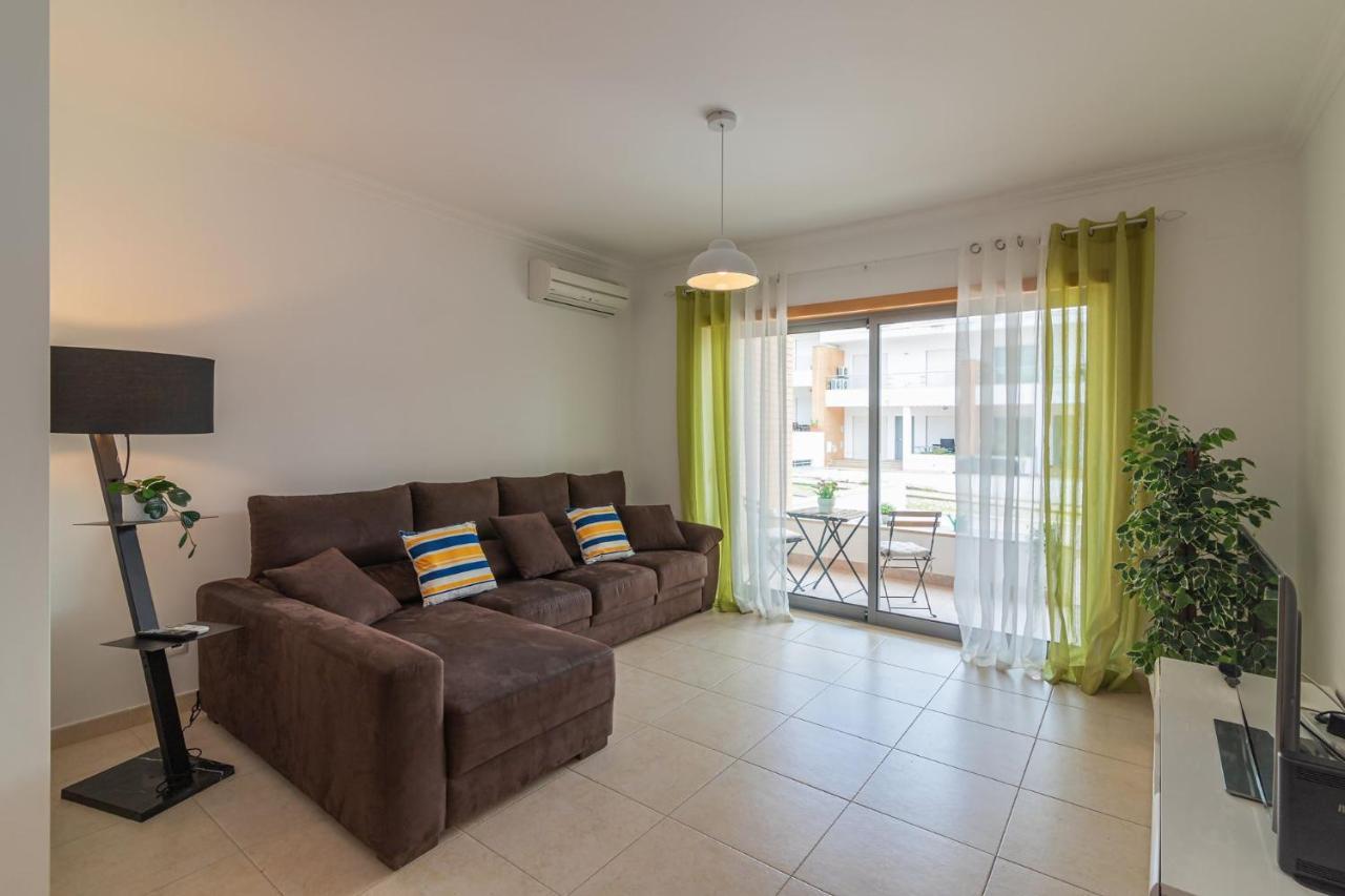 White By Homing Villa
