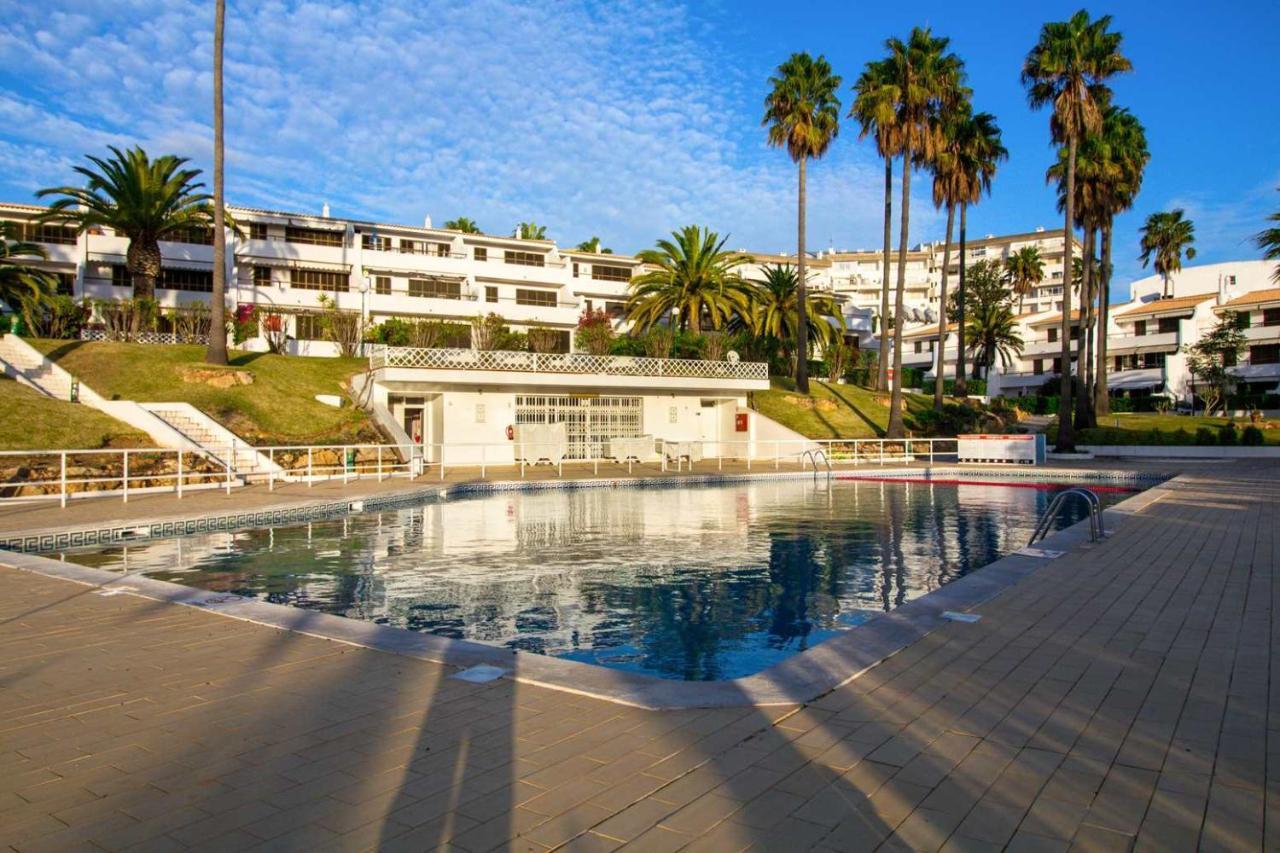 Pearl - Pool View & Location &