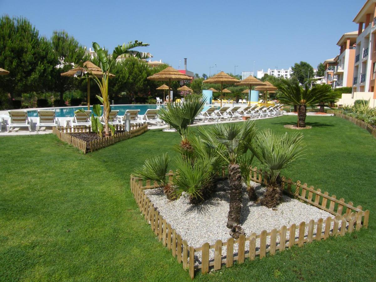 Luxurious First Floor With Balconies Overlooking Pool And Gardens. * Albufeira