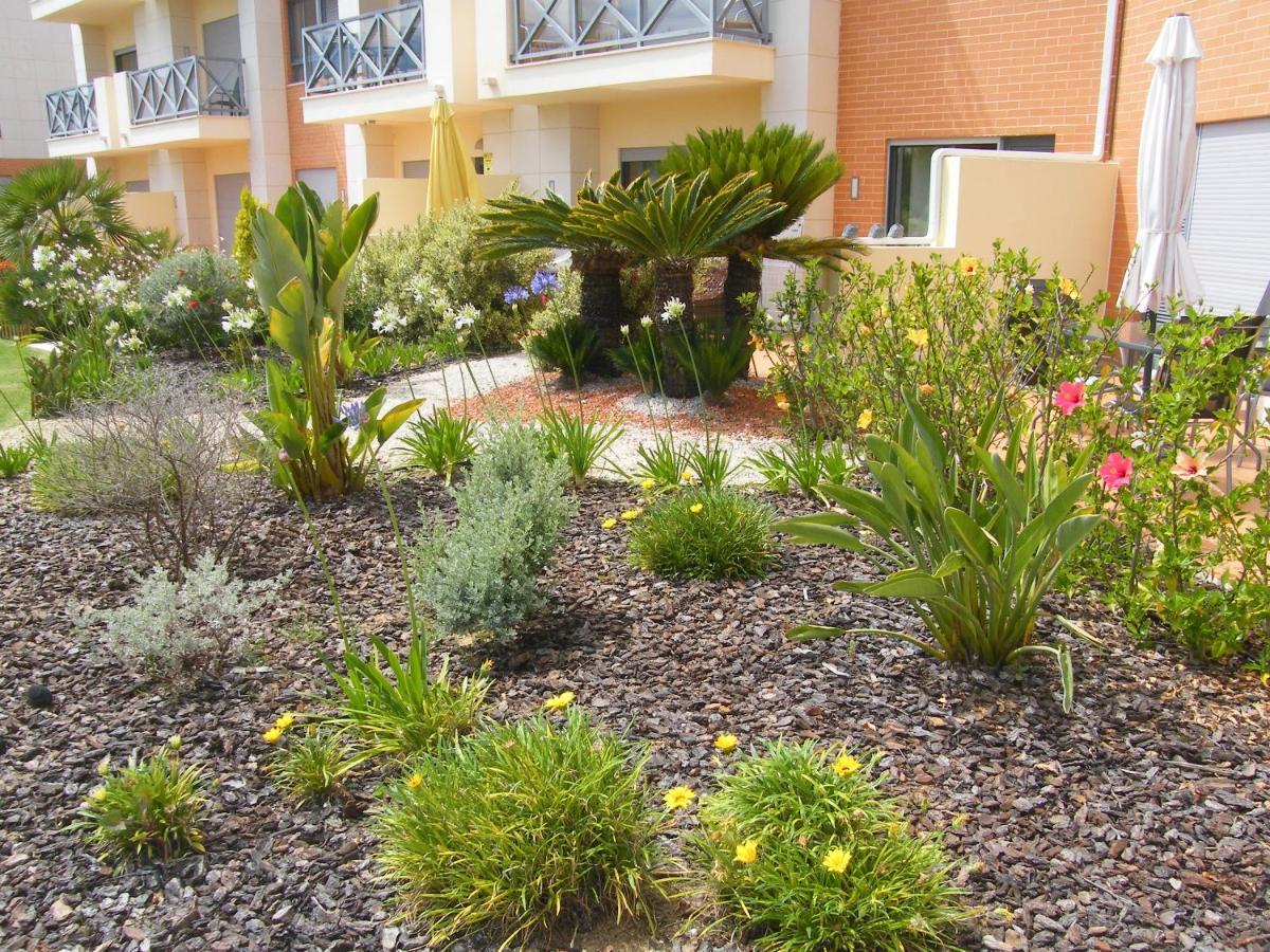 Appartement Luxurious First Floor With Balconies Overlooking Pool And Gardens. *