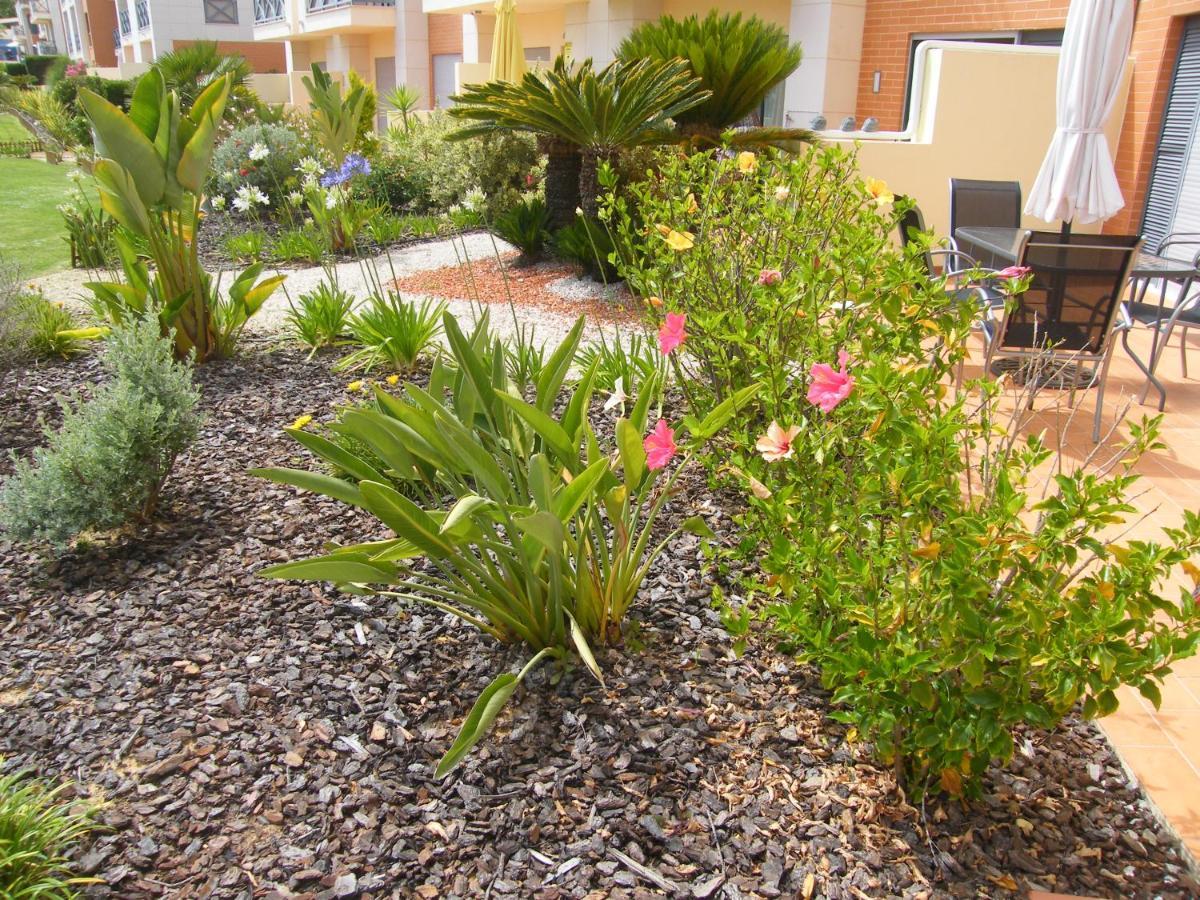 Appartement Luxurious First Floor With Balconies Overlooking Pool And Gardens. *
