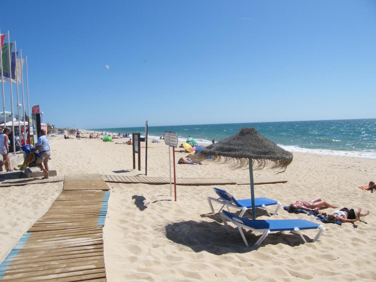 Appartement Luxurious First Floor With Balconies Overlooking Pool And Gardens. Albufeira