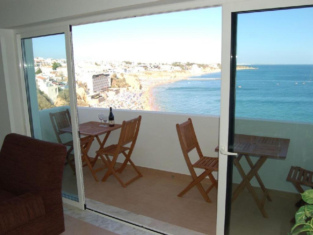 A 10 Metros Da De * Albufeira