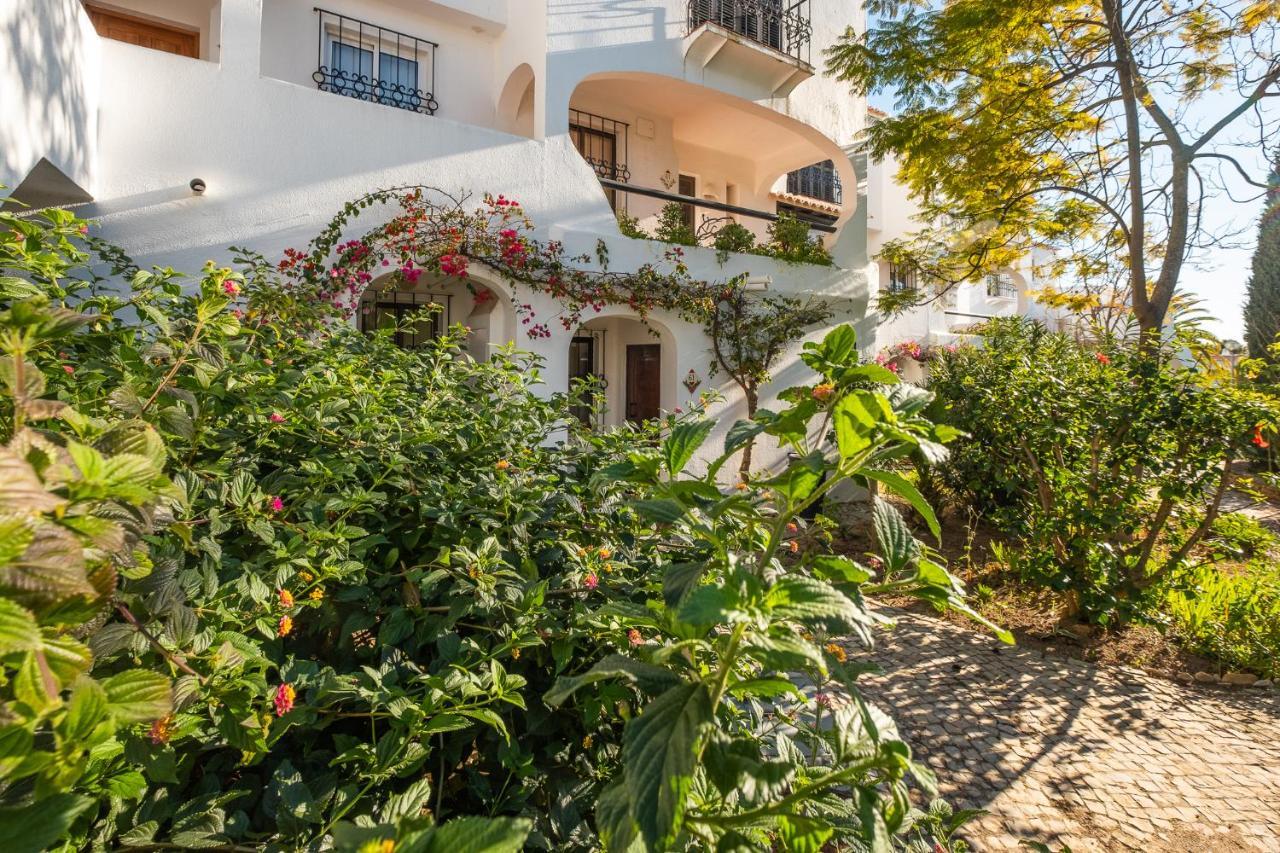 - Sleep 5 - Pool - Free Wi-fi - Air Con Albufeira