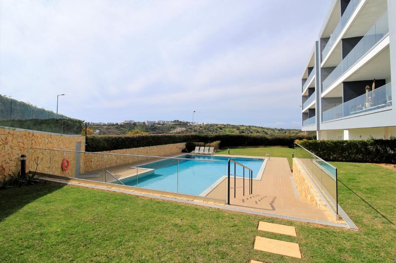 Prestige With Pool By Homing Apartment *
