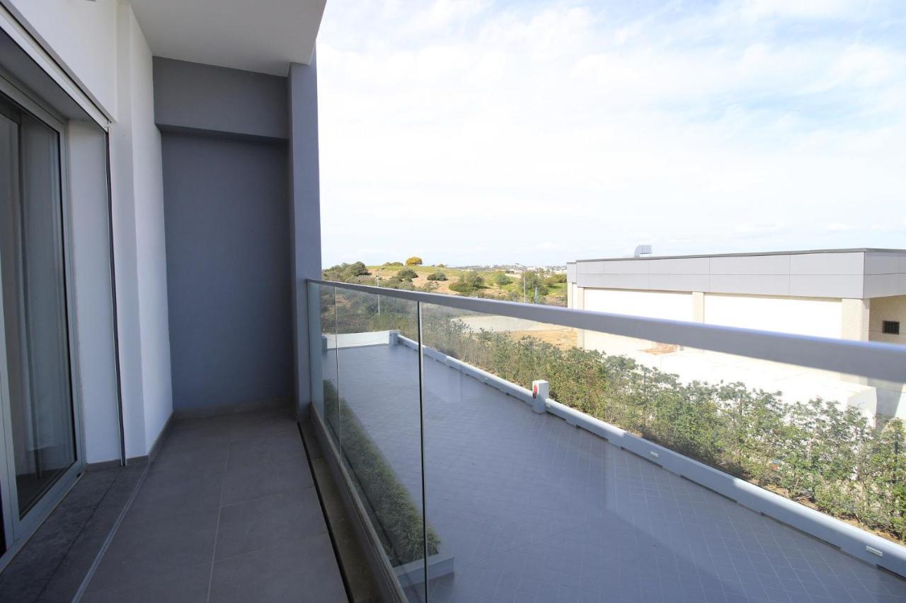 Prestige With Pool By Homing Apartment
