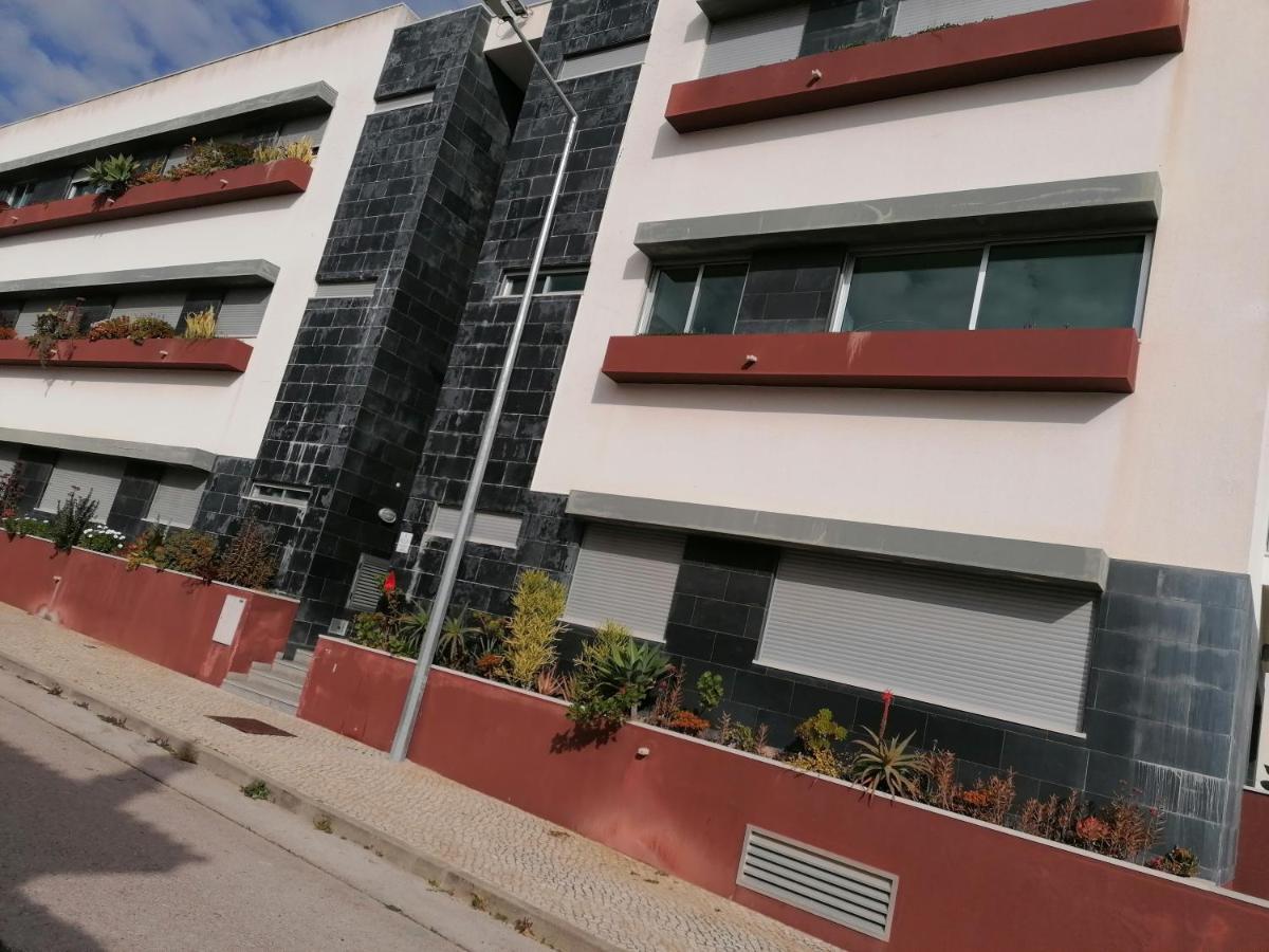 Modern With Sunny South Facing Terrace *