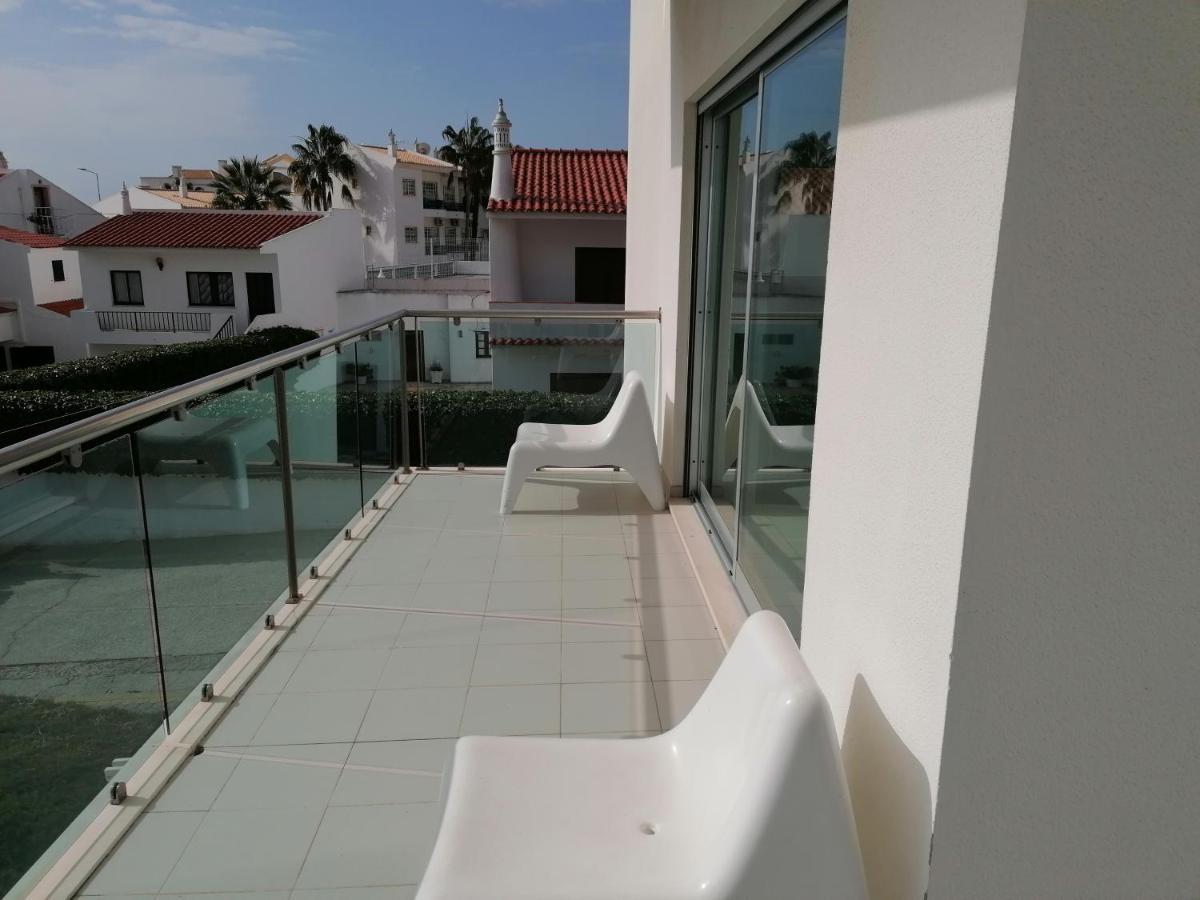Modern With Sunny South Facing Terrace Apartment *