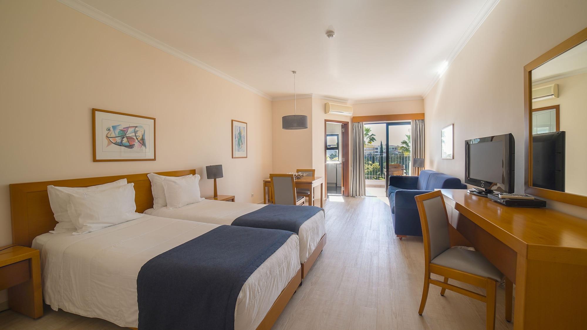 Petra Aparthotel 4*