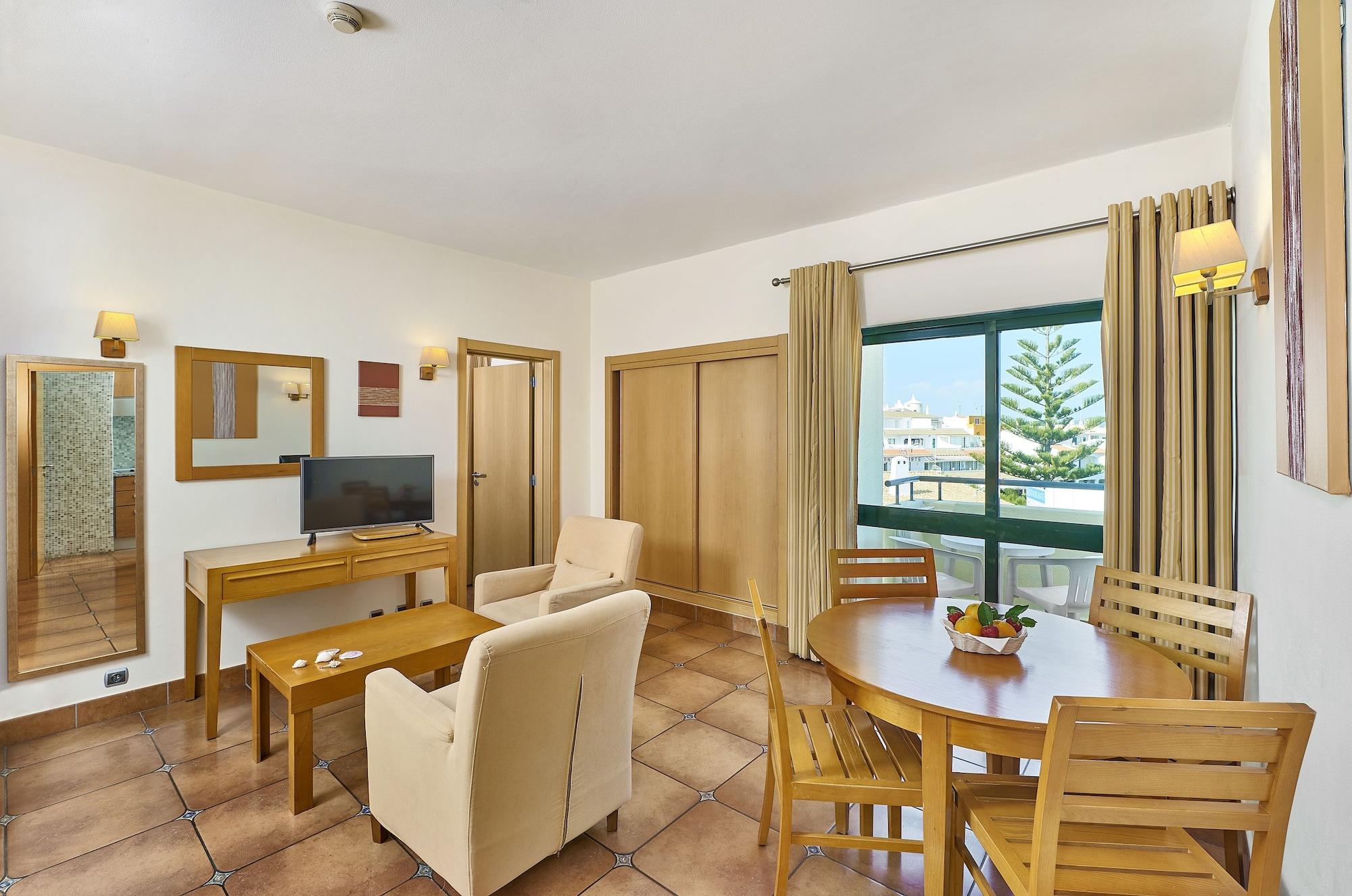 Oceanus Aparthotel 4*