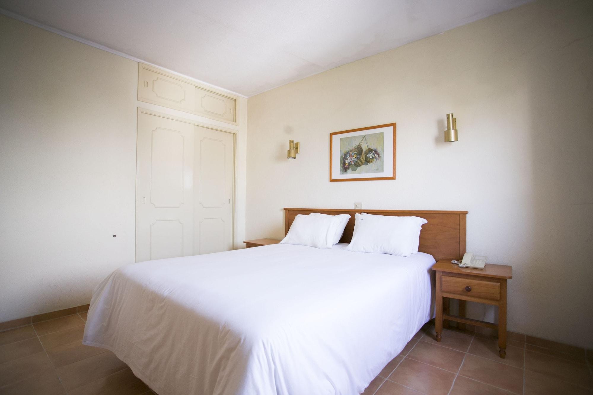 Aparthotel Mirachoro 3*