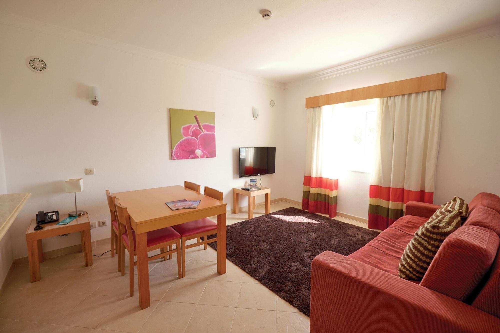 Aparthotel Grand Muthu Do Vale 5*