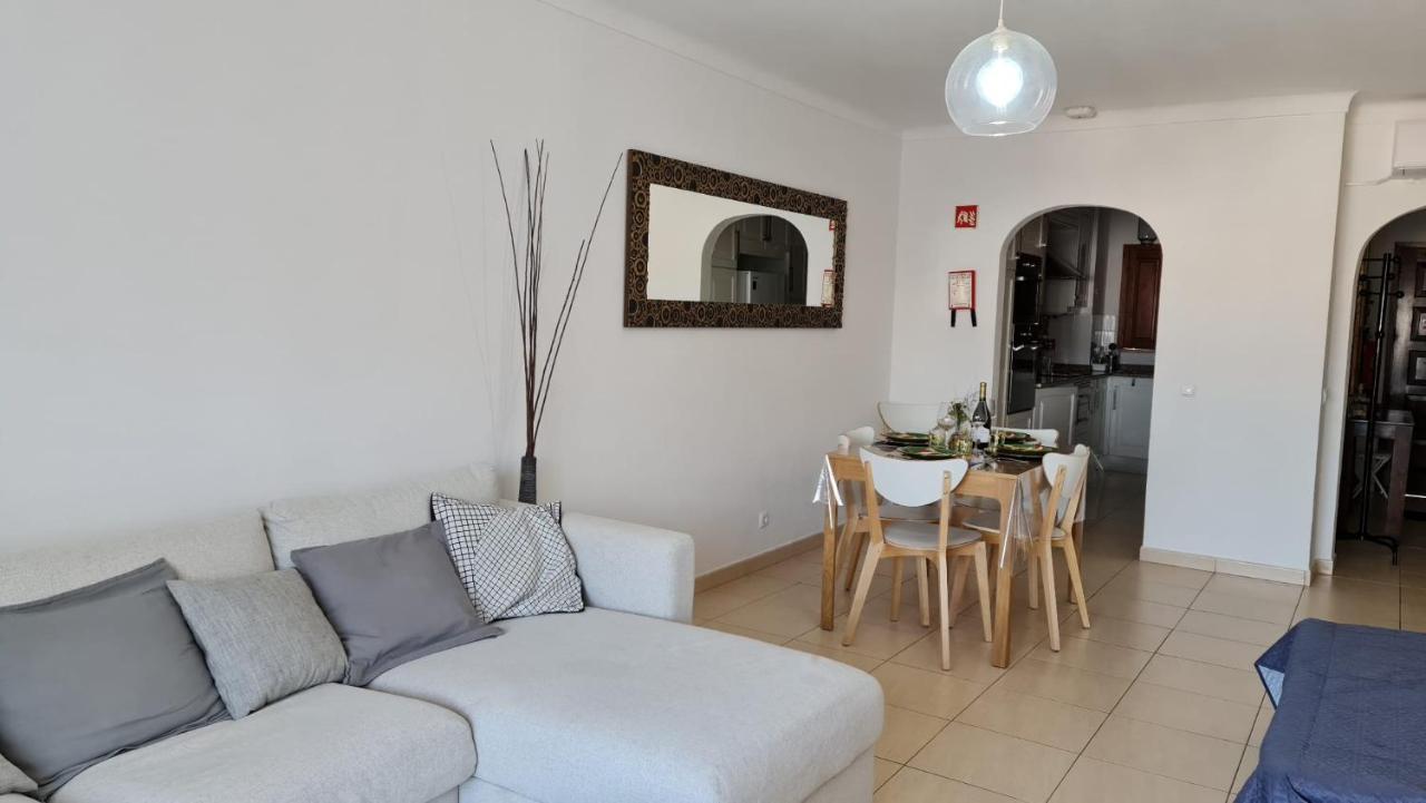Holidays Apartment *
