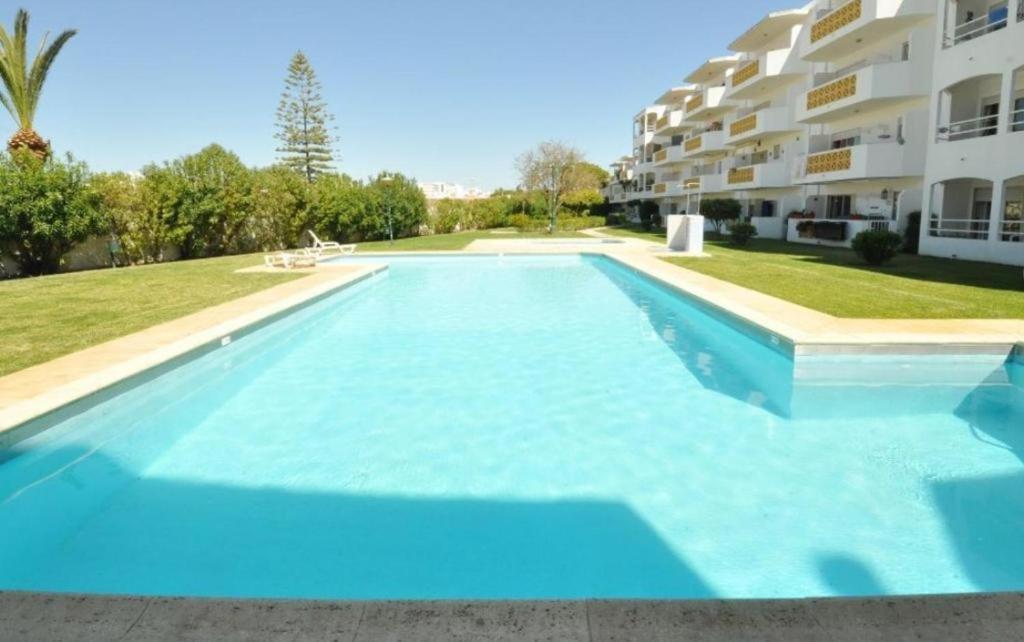 Holidays Apartment *