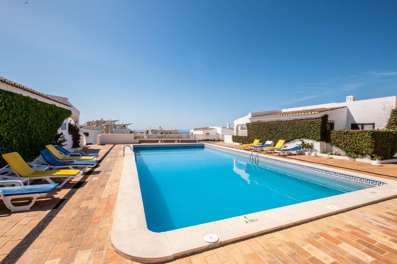 #084 Spacious Seaview With Ac, Pool And Garden Apartment