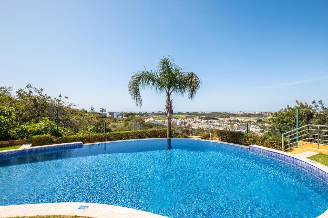 #080 Marina View Flat With Pool By Holidays *