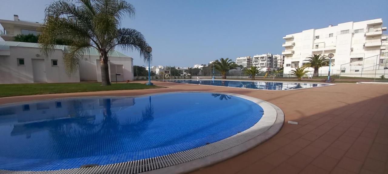 Pool & Tennis Apartment