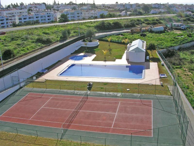 Pool & Tennis Apartment