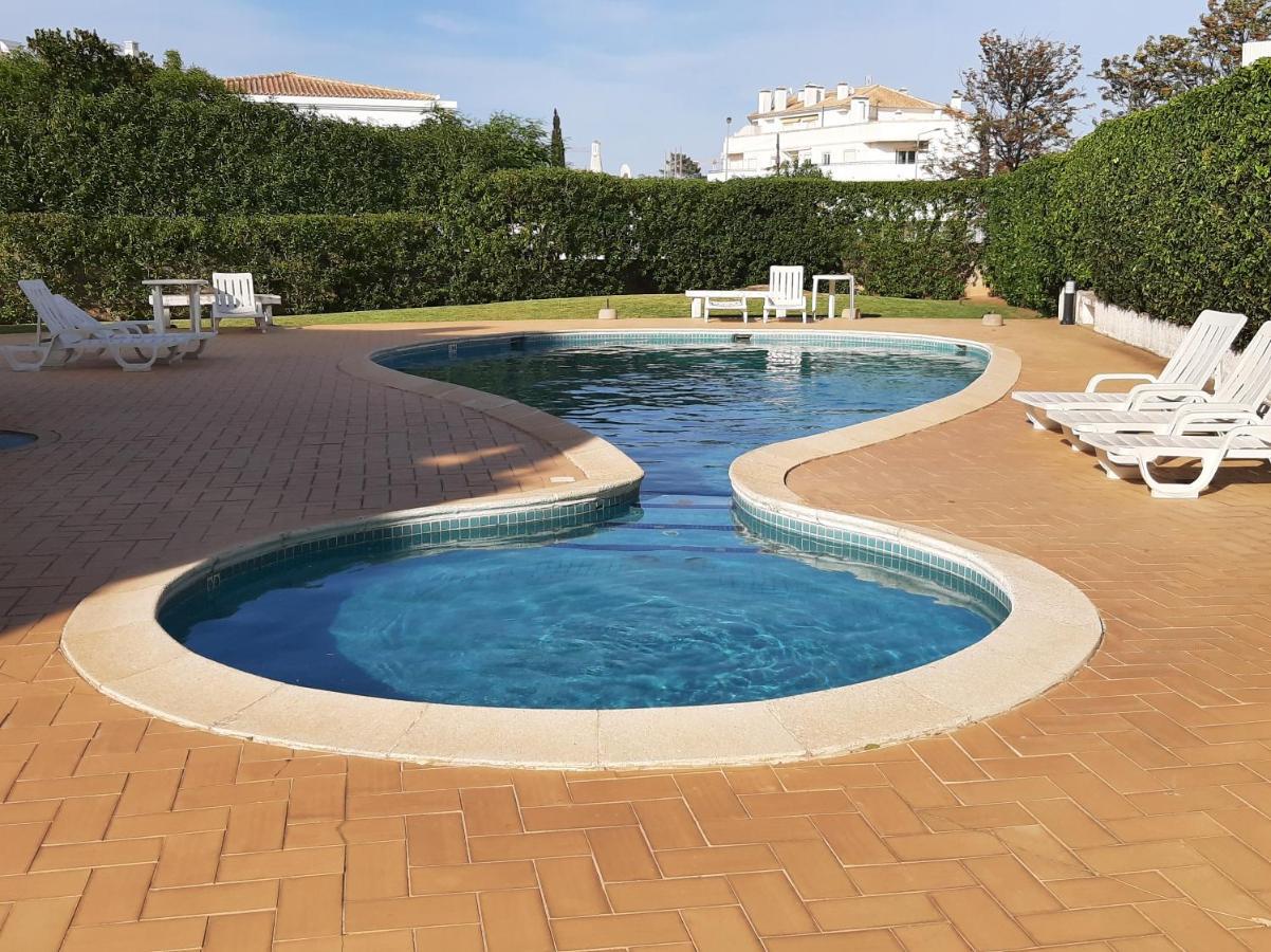 Apartment T2 Com 2Wc Em Condominio Com Piscina Albufeira