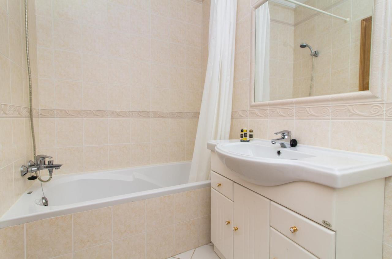 Oura Sunrise Iii - Sea View & Oura Beach & Top Location Apartamento