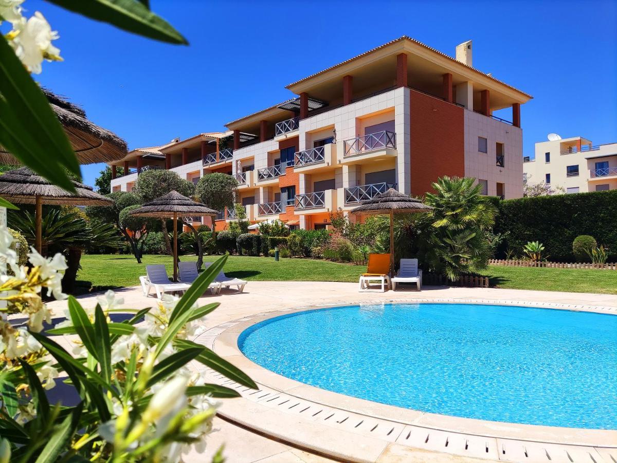 Fabulous Sunny Pool&garden By Becherish *