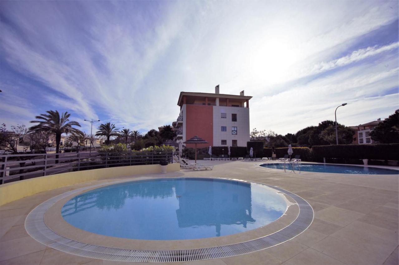Luxury With Swimming Pool Apartment