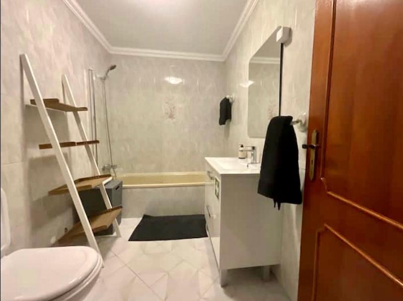 Apartment T1 Strip Oura *