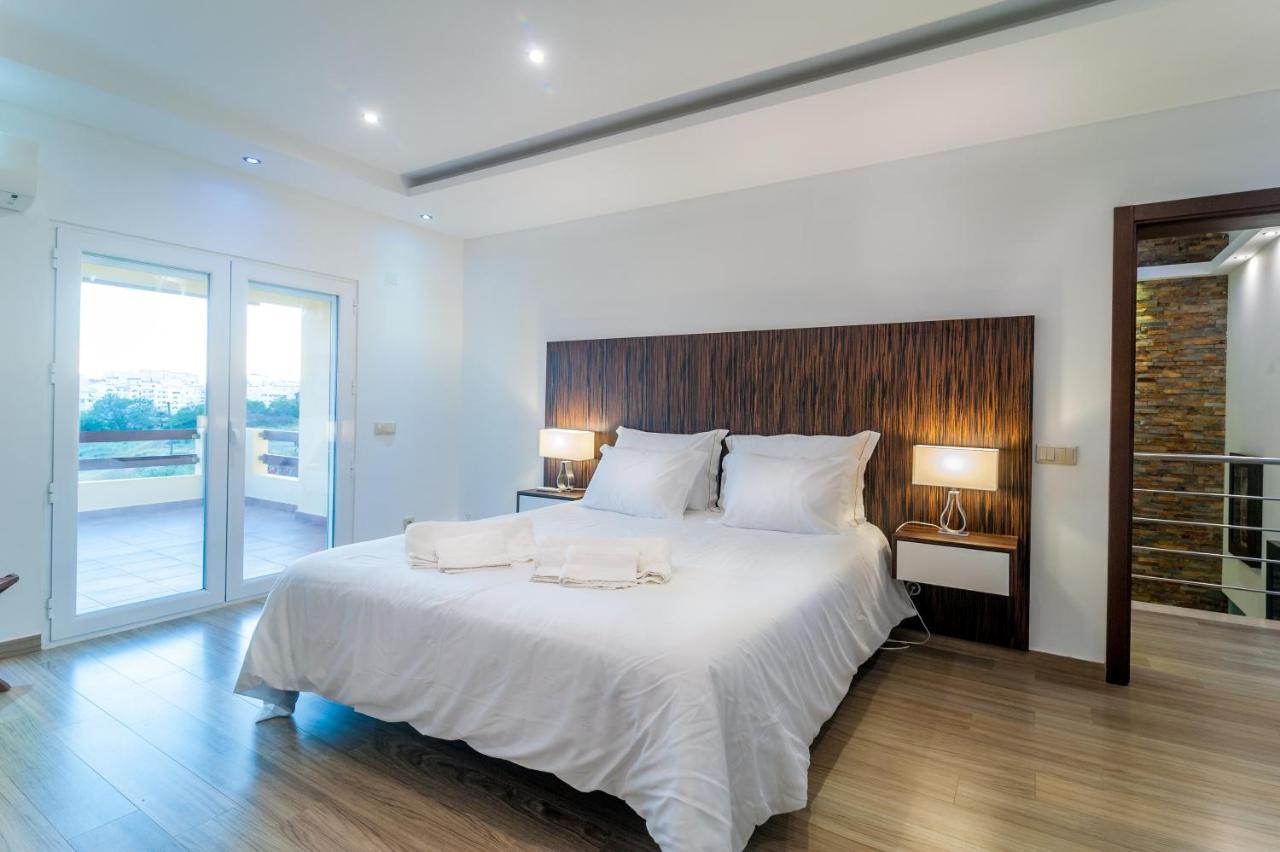 Aqua-jacuzzi-heatable Pool-sauna-gym-snooker Pousada
