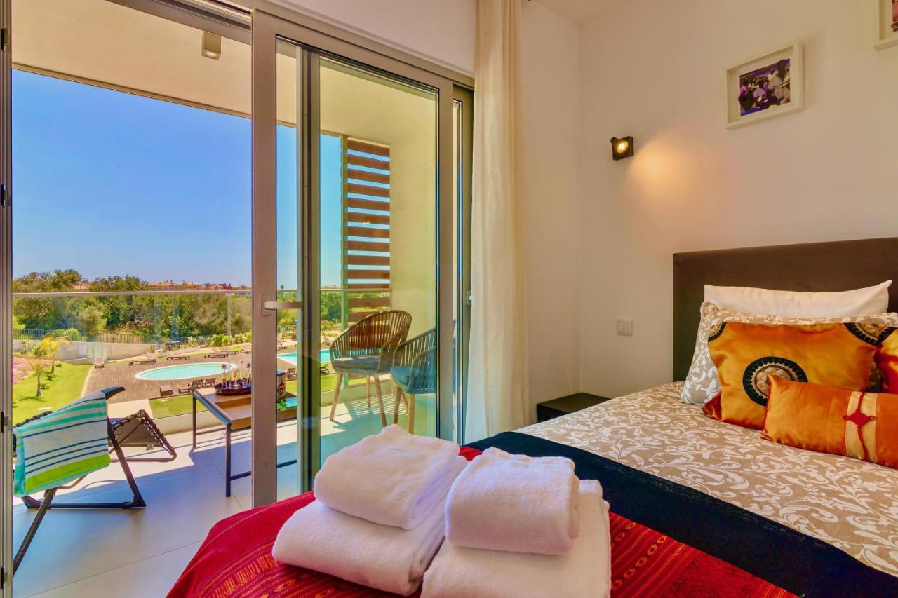 Apartment Marvell Design With Heated Pool&gym&playground