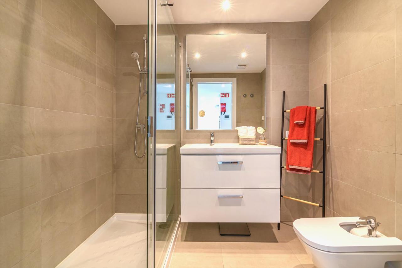Apartment Marvell Design With Heated Pool&gym&playground