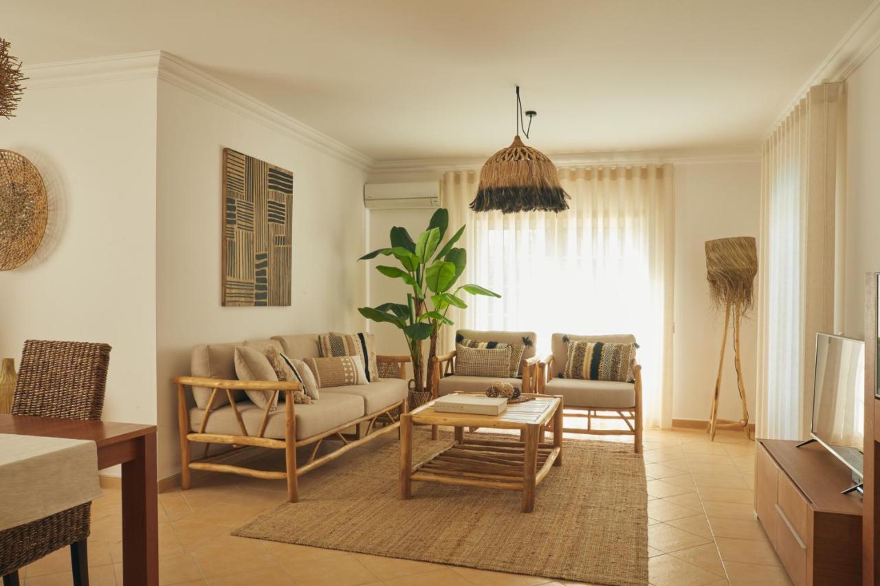 Monte Das Oliveiras Lux - 600m From The Beach - Swimming Pool - Wi Fi - Aircon *