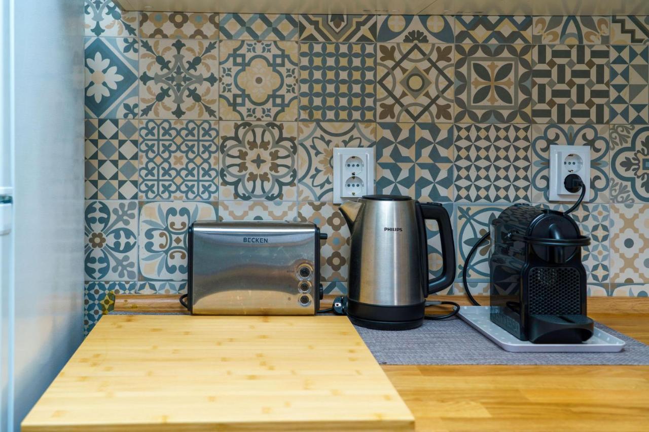 Maresia's - 200 Meters From Oura - By Bedzy Apartment
