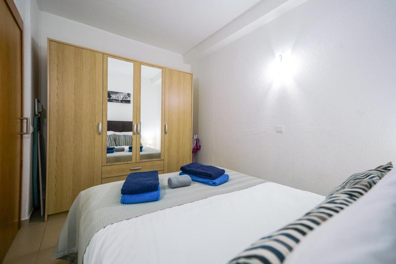 Apartment Bay View W/pool 3-min Walk To The