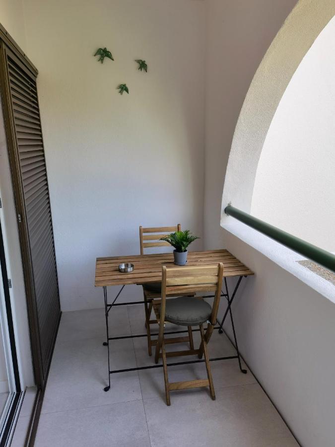 211 Moderno Com Vista A Piscina No Centro Da Apartamento