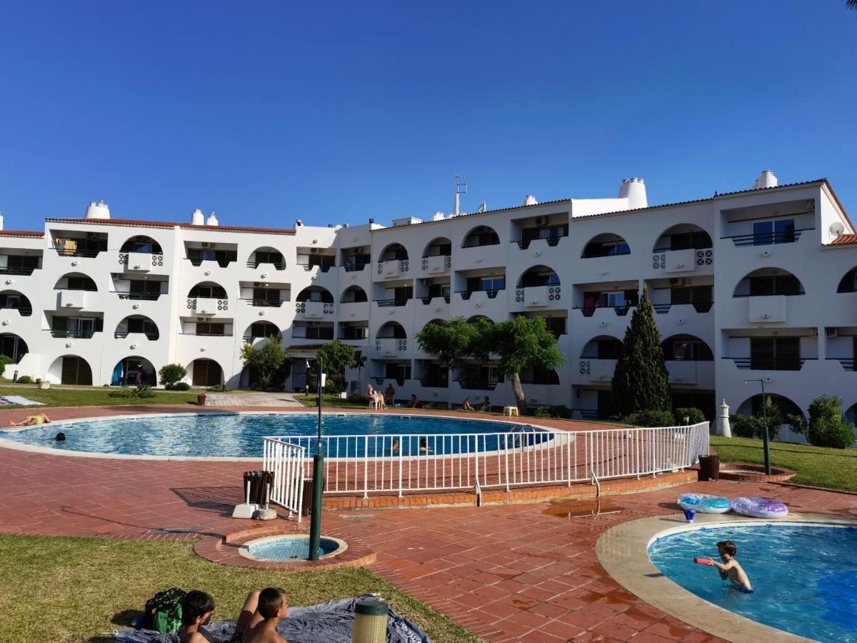 Apartamento 211 Moderno Com Vista A Piscina No Centro Da