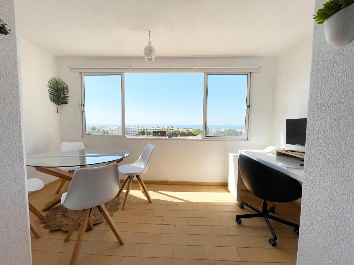 Panoramic Seaview - 2 Bedroom, Main Ave, 15 Min Walk Beach, Workspace Apartment *