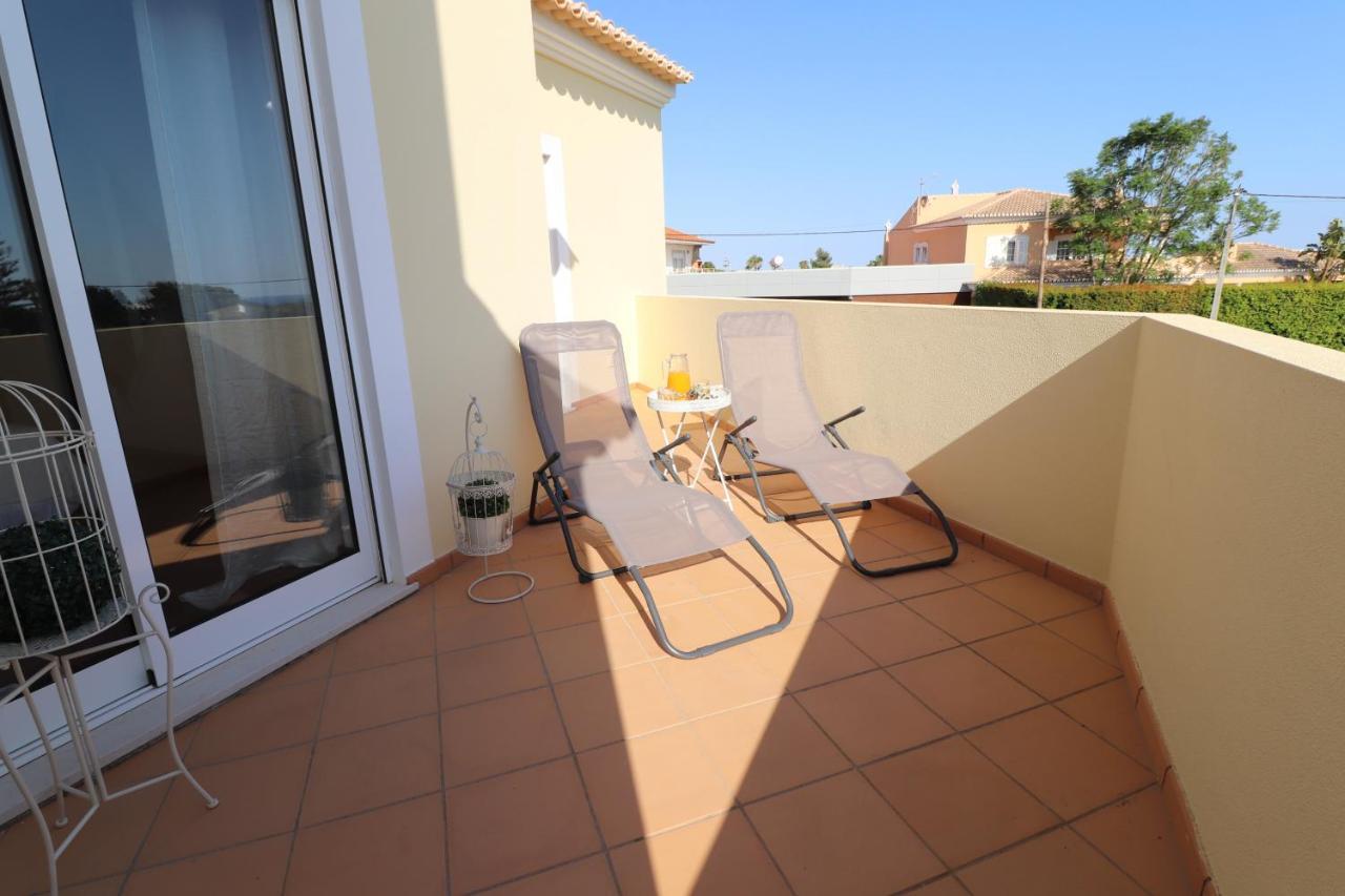 Casa de Férias 3-bed Townhouse With Pool In Balaia Albufeira