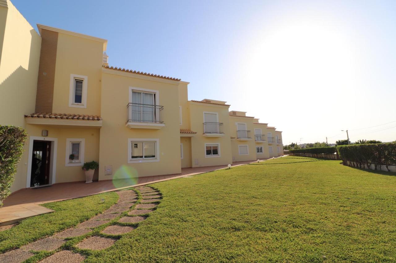 3-bed Townhouse With Pool In Balaia *