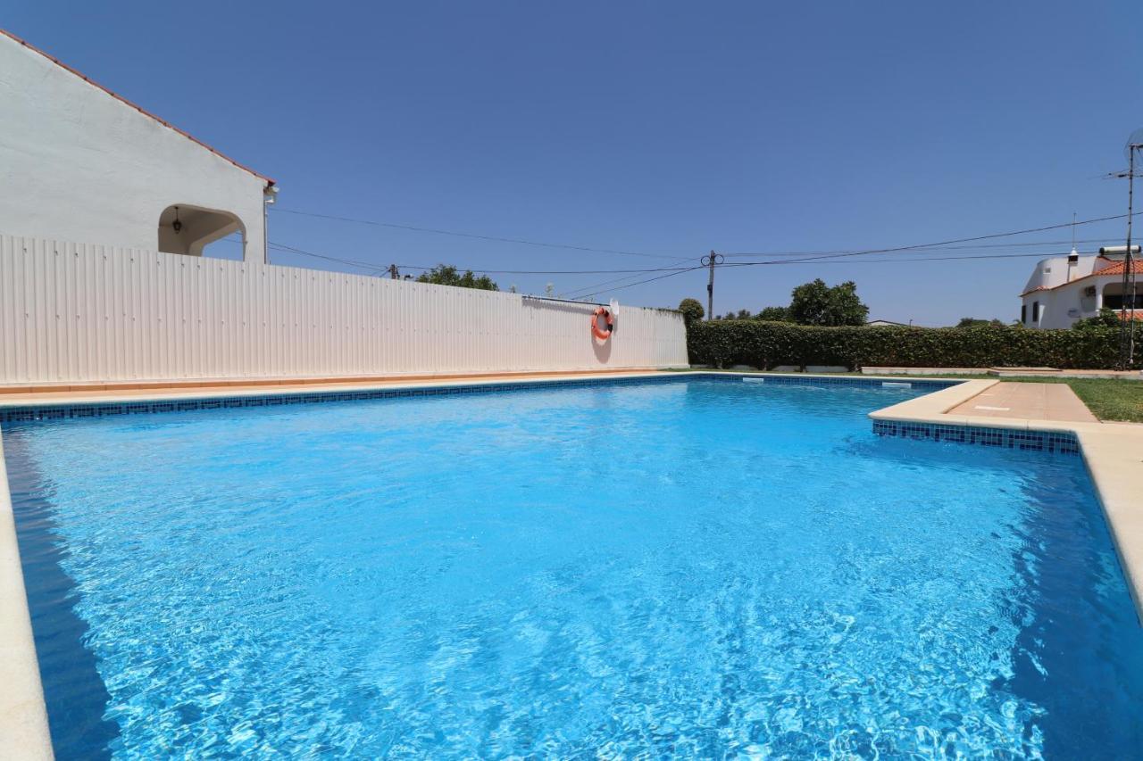 Casa de Férias 3-bed Townhouse With Pool In Balaia