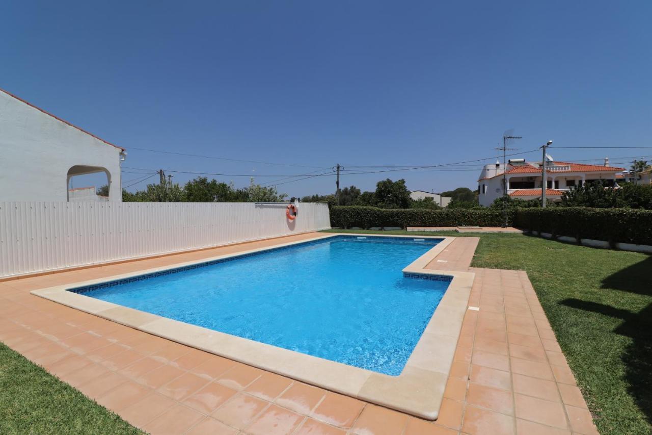 3-bed Townhouse With Pool In Balaia * Albufeira