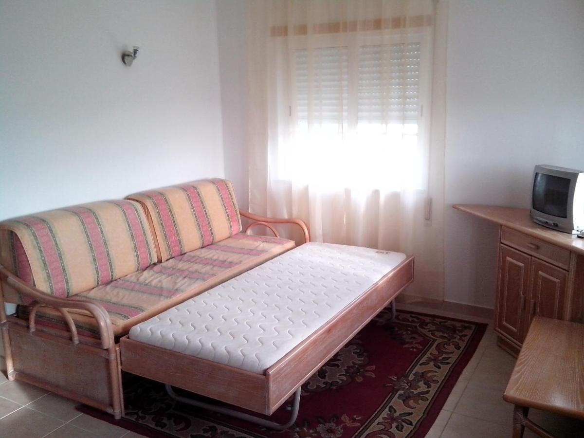 Apartment Remarkable 1-bed In Olhos De Agua Albufeira