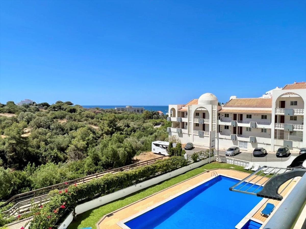 Classic With Pool By Homing Apartment