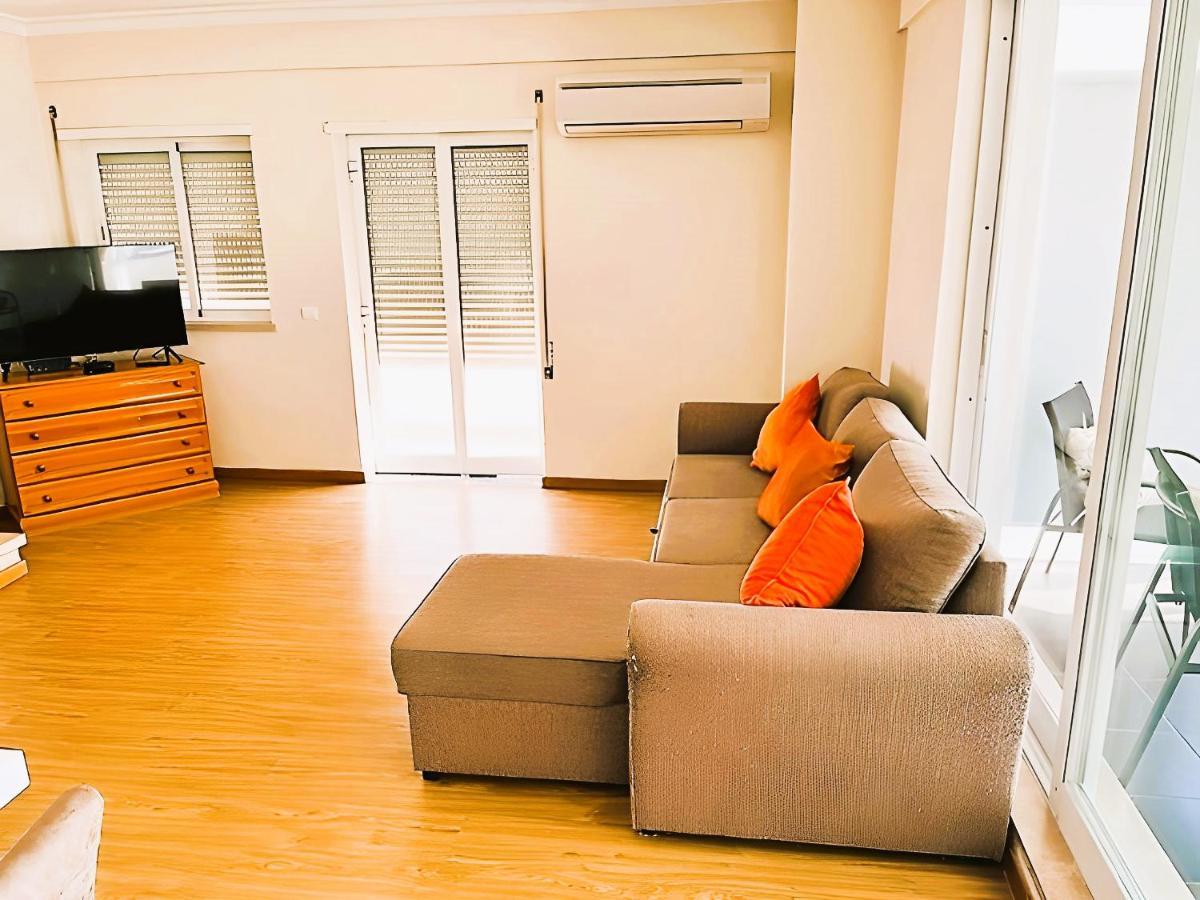 Flat 3 Bedrooms Apartment