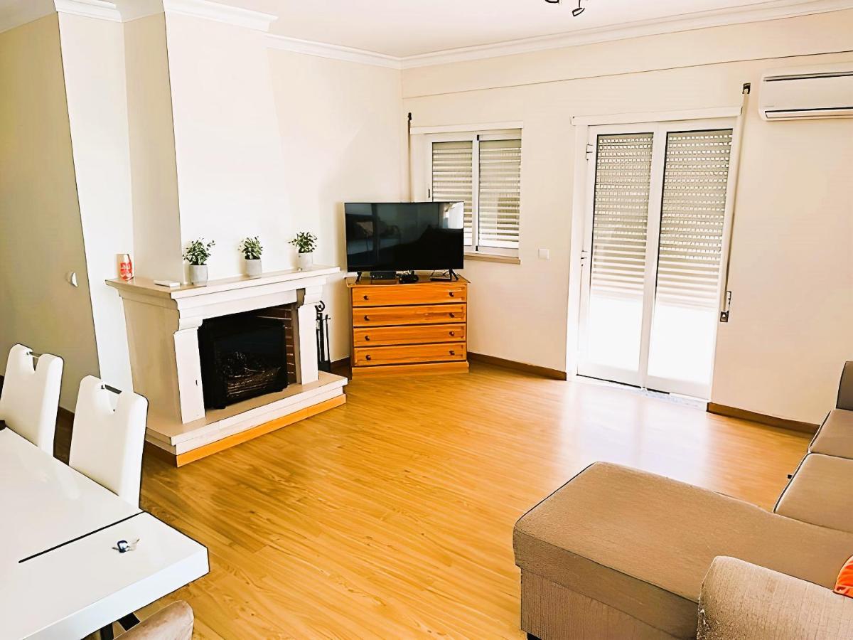 Flat 3 Bedrooms Apartment *